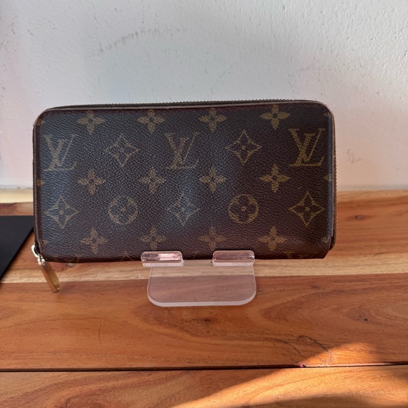 Louis Vuitton Handbags - Louis Vuitton Brown and Gold Zipper Wallet